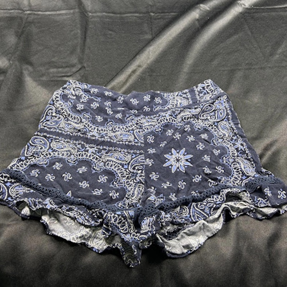 Est. 1946 Navy Blue Paisley Print Crochet Trim Elastic Waist Shorts Small